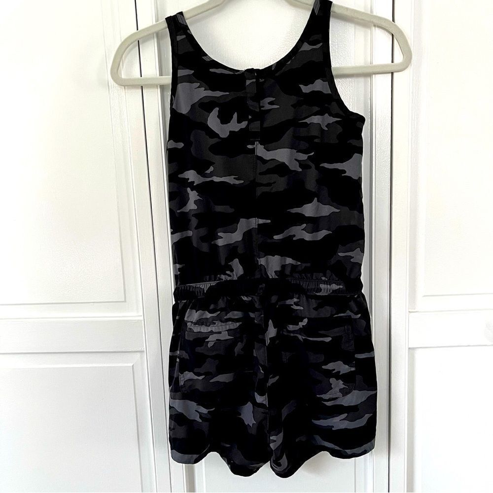 Athleta Girl On The Go Romper 1 Piece Shorts Athletic Camo Size Large 531744-05 - Picture 11 of 16
